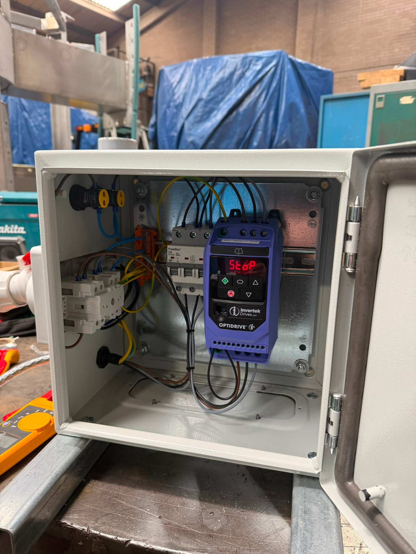 Commercial automation control panel with variable speed inverter drive and circuit protection